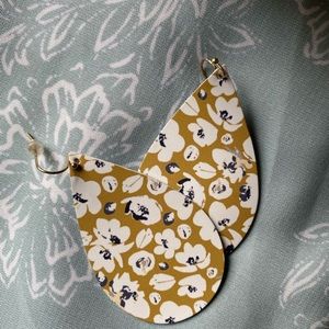 Leather teardrop earrings